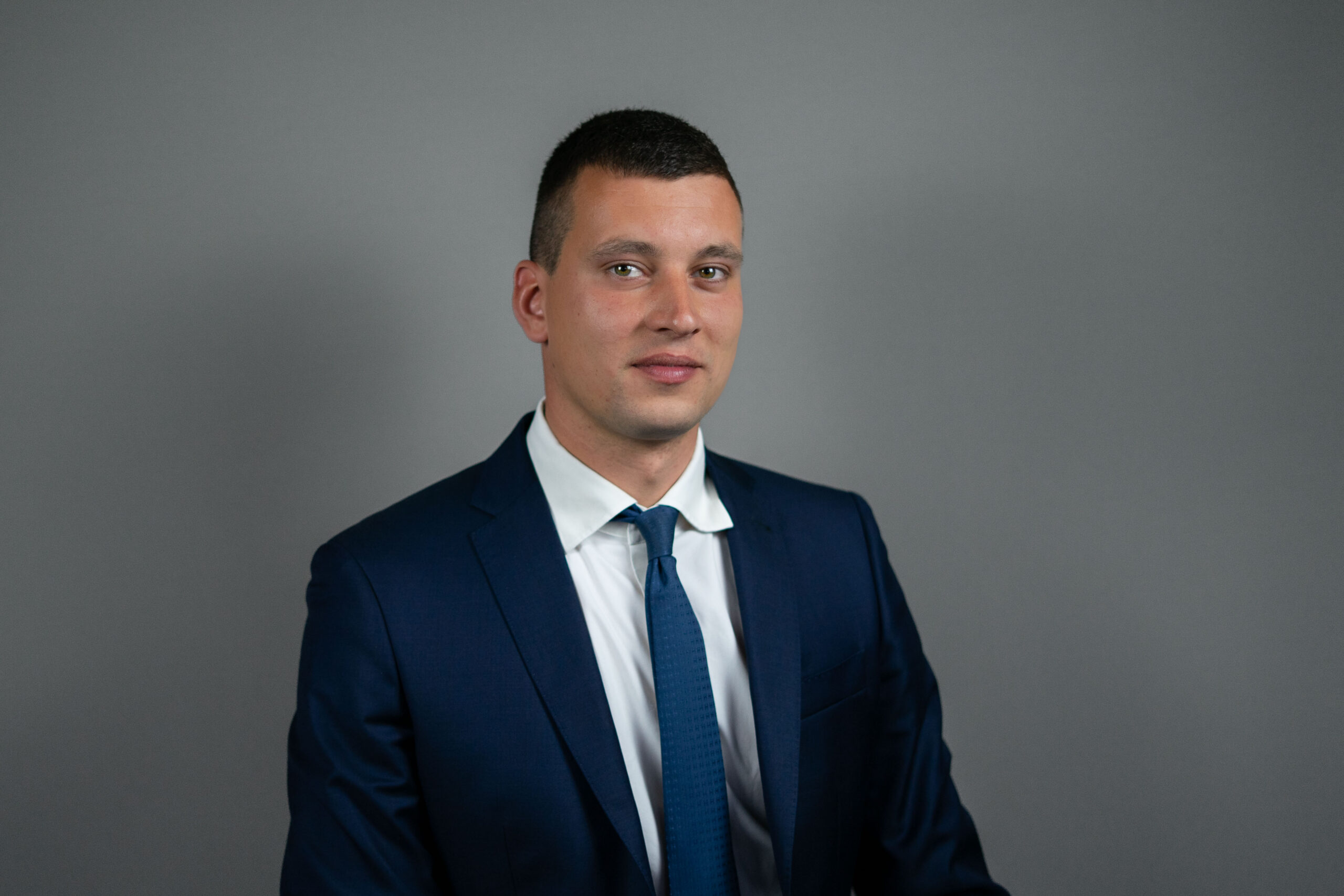 J’interviens en contentieux des affaires, en droit pénal des affaires, en droit des entreprises en difficulté, en droit bancaire...